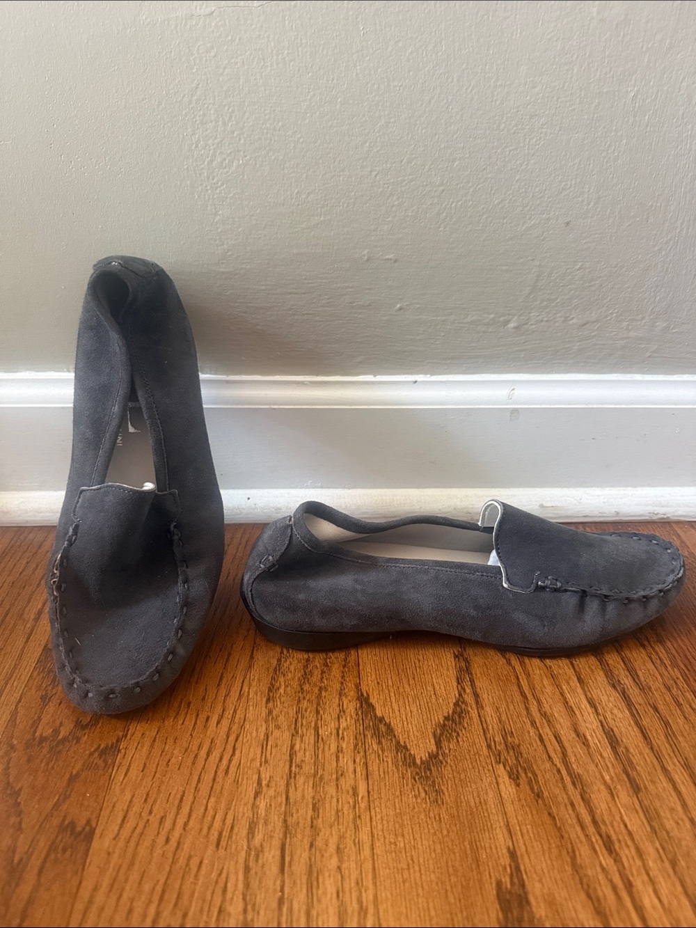 AGL Women’s Suede Gray Driving Moccasins